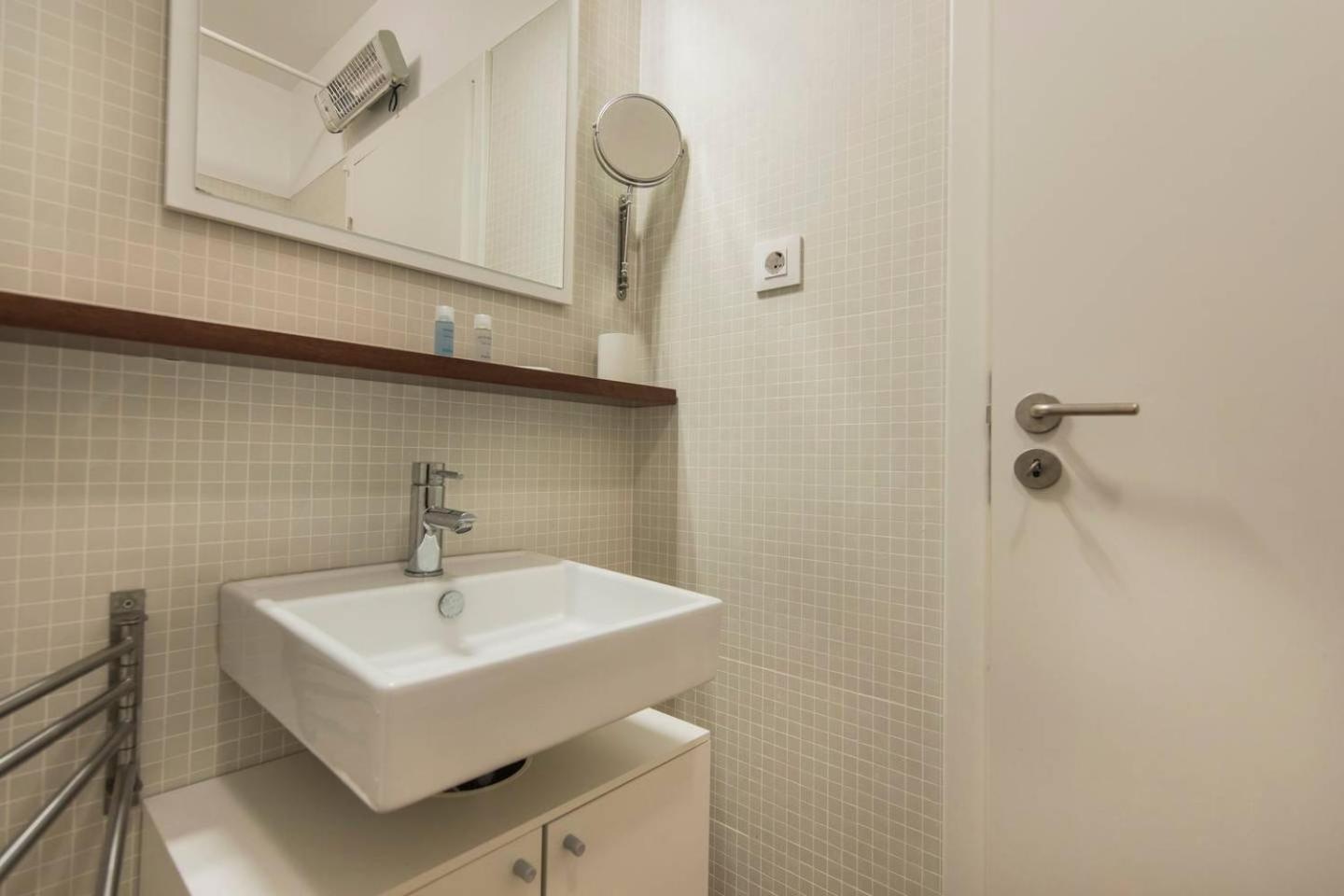 Comfortable Apartment In Campo Pequeno Лиссабон Экстерьер фото